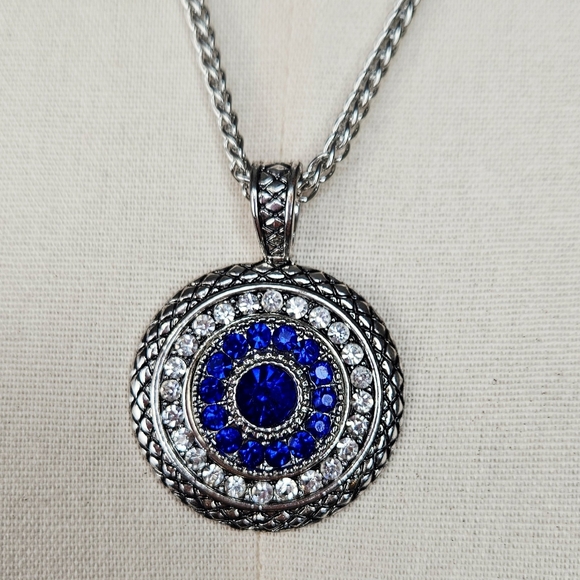 Round Weave Rhinestone Snap Necklace with Faceted Rhinestone Snaps - Picture 5 of 7